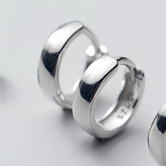 S925 Silver Small Huggie Earrings-Girls Earrings-11mm SH005 - Picture 4 of 10